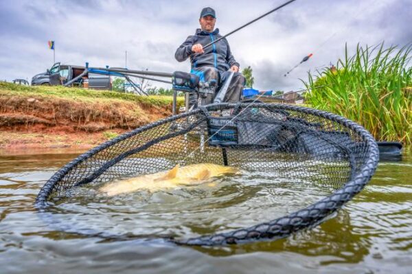 PRESTON CARBON MATCH LANDING NET Ø18"/45cm