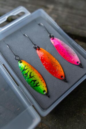 Z0860080_TargetFishTroutULSpoonSet26g-06_InUse
