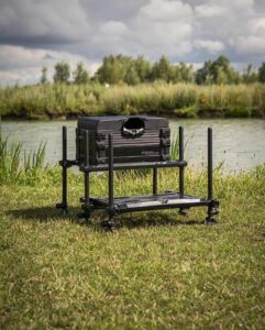 gmb200_f25-pro-black-editon_in-use-13