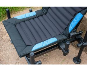 pp-p0120030_absolutefeederchair-003_inuse